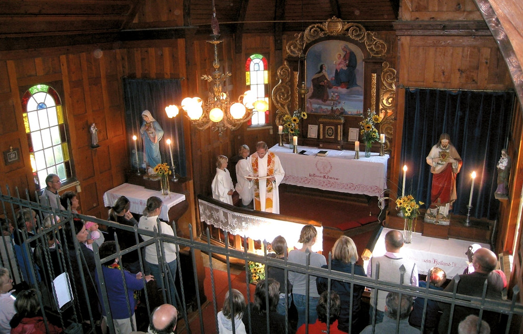 BU 2a Theresienkapelle am Pf__nder ANSICHTEN INNEN mit Messe zum Bericht Juli 2024 _1_.jpg