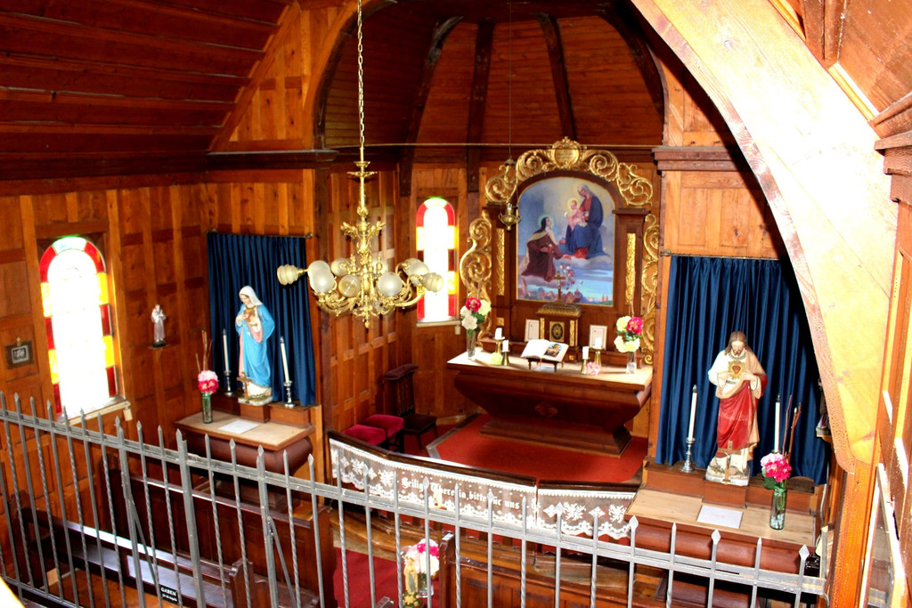 BU 2b Theresienkapelle am Pf__nder ANSICHTEN INNEN mit Messe zum Bericht Juli 2024 _1_.JPG