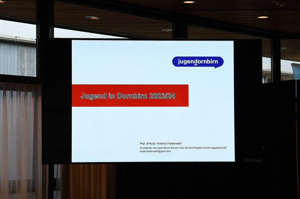 JDb_Umfragepr__sentation_01.jpg