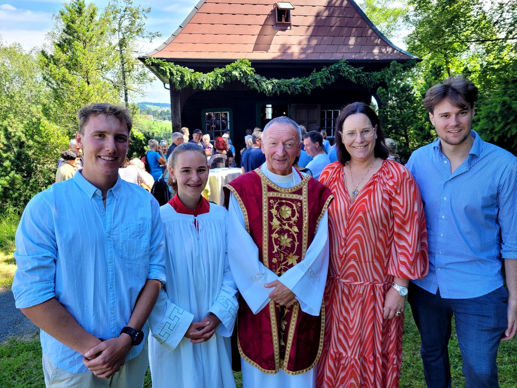 Theresienkapelle 95-JAHR-JUBIL__UM Festveranstaltung A BESUCHER 06-07-2024 _4_.jpg