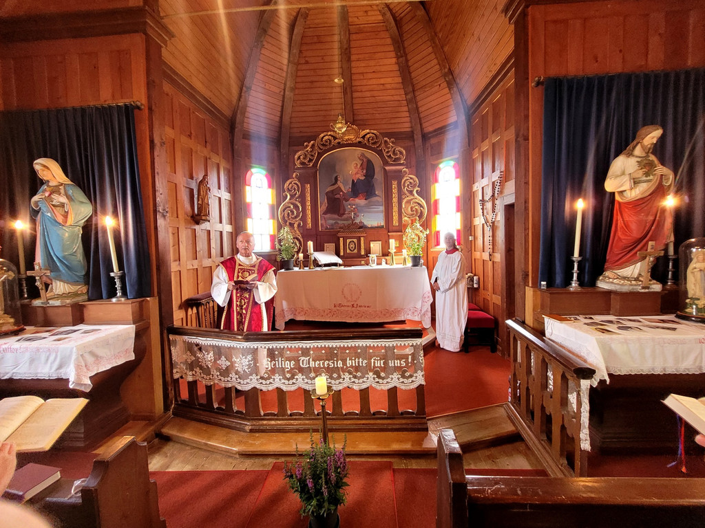 Theresienkapelle 95-JAHR-JUBIL__UM Festveranstaltung B Messfeier 06-07-2024 _6_.jpg