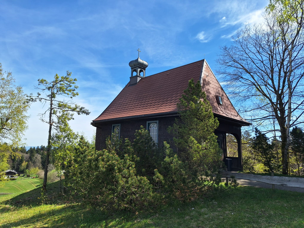 Theresienkapelle am Pf__nder ANSICHTEN AUSSEN Bericht Juli 2024 Foto Petra B__ck.JPG