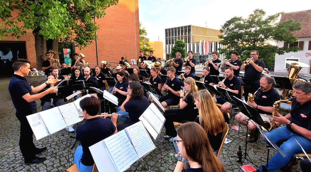 Lochau Musikverein SOMMERKONZERT Pfarrplatz NACHBERICHT 05-07-2024 _13_.jpg