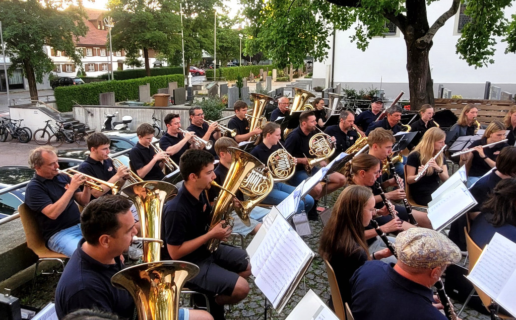 Lochau Musikverein SOMMERKONZERT Pfarrplatz NACHBERICHT 05-07-2024 _17_.jpg