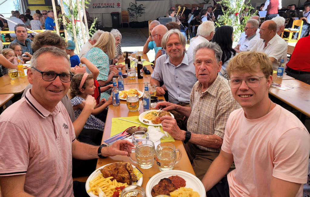 Musikverein DORFFEST 50 D Besucher am SONNTAG 21-07-2024 _3_.jpg