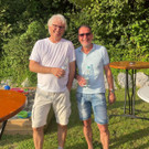 Turnierleiter Didi K__b _rechts_ bedankt sich bei B__rgermeister Paul Sutterl__ty f__r die Unterst__tzung seitens der Gemein.jpg