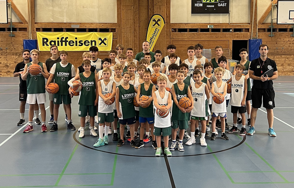 Gruppenfoto_gesamt.jpeg