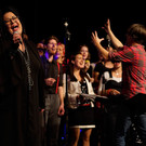SingRing_Petra Bonmassar mit Michael und Chor.jpg