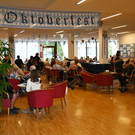 Weißwürste, Bier, Dirndl und Musik: Tolle Stimmung beim Oktoberfest
