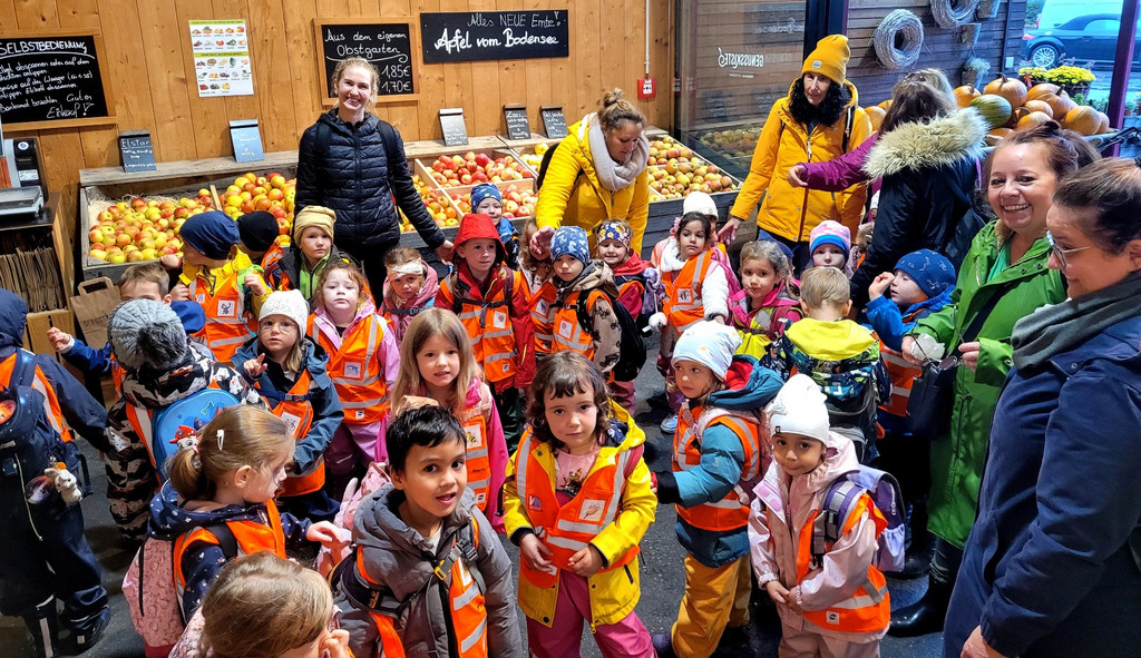 Prinz OBSTHOF F__hrung mit Kindergarten Dorf 10-10-2024 _22_.jpg