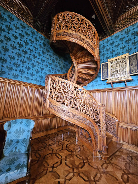 Stiege in Schloss.jpg