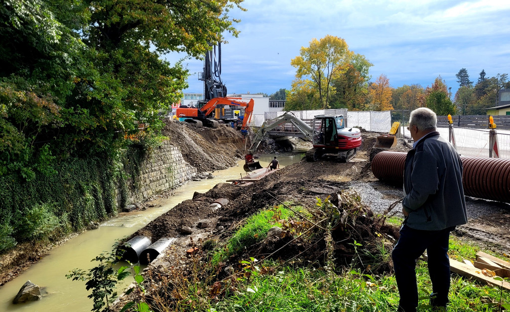 BU 1 NEUBAU Ruggbach HOCHWASSERSCHUTZ BA 8 BR__CKE NEU L190 Baustart Bericht Oktober 2024 _3_.jpg