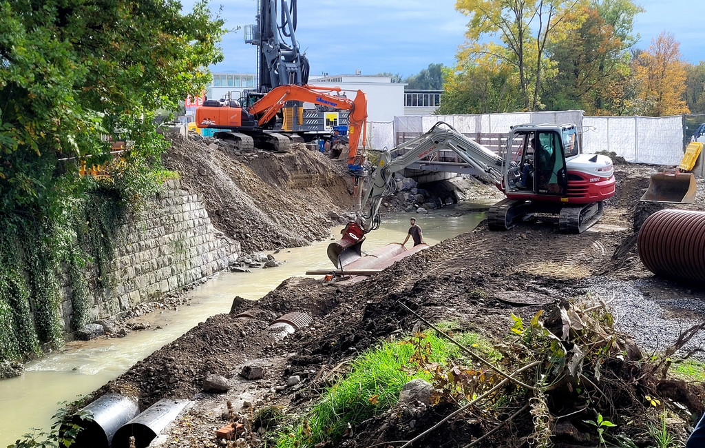 BU 1 NEUBAU Ruggbach HOCHWASSERSCHUTZ BA 8 BR__CKE NEU L190 Baustart Bericht Oktober 2024 _4_.jpg