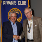 Thomas Koch __bergibt an Gerhard Beck.JPG