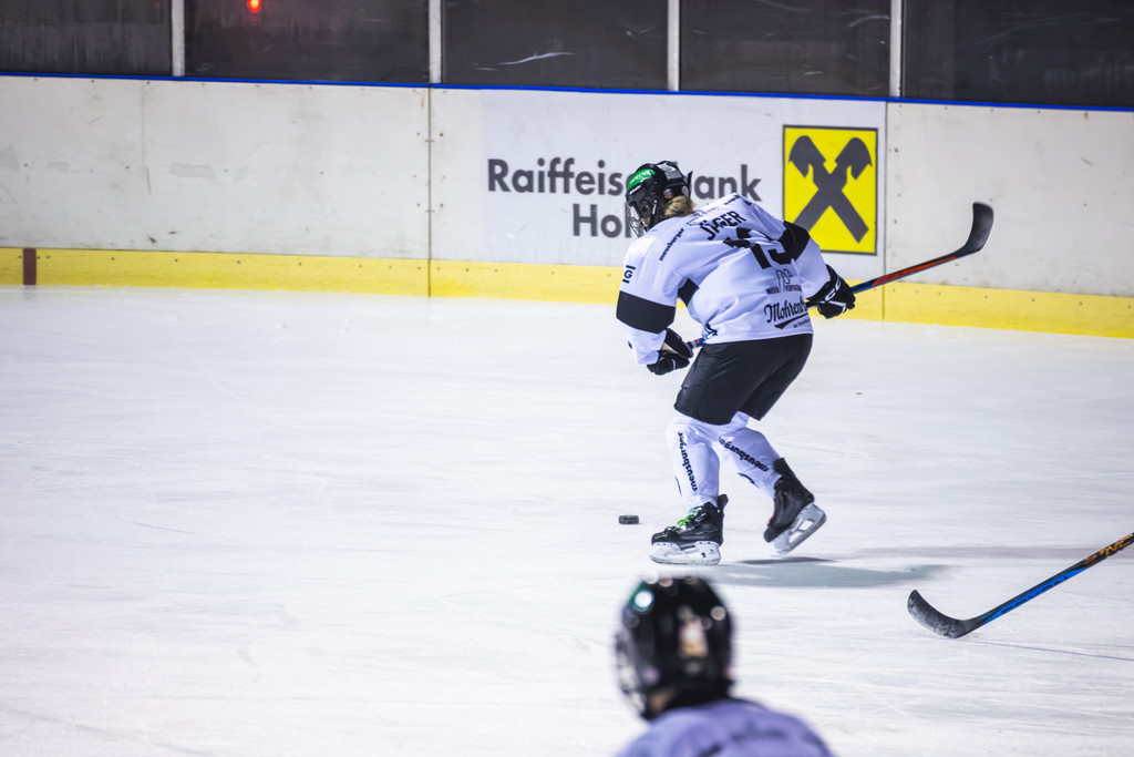 2024-11-16 Eishockey - 123.jpg