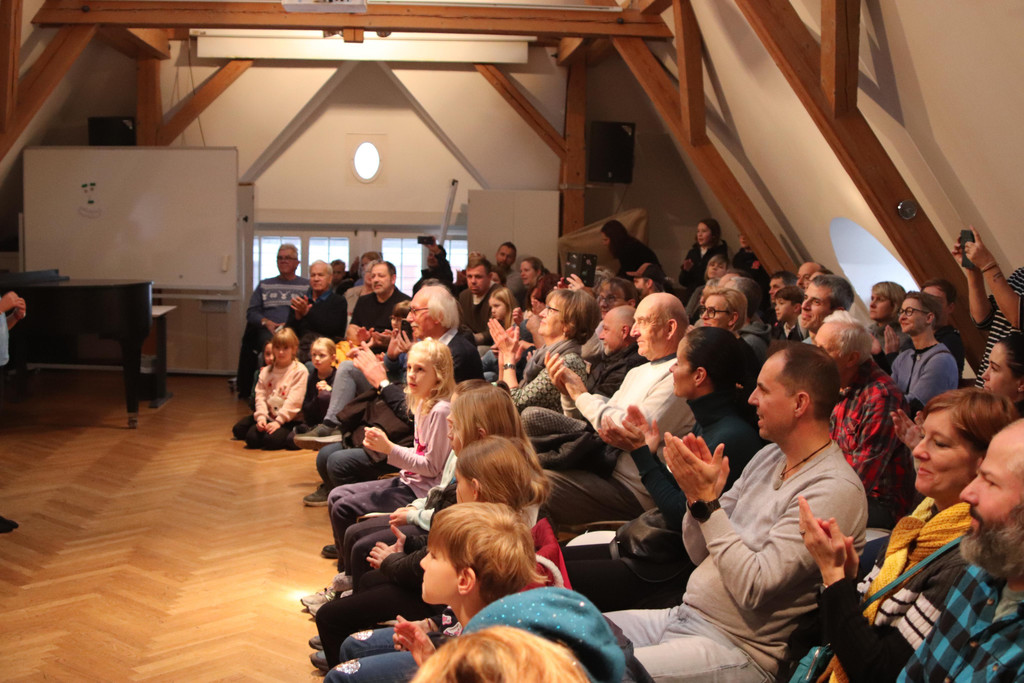 Foto 4 - Begeistertes Publikum.JPG