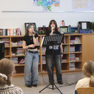 Foto 12 - Junges Popduo beim Live-Auftritt.JPG