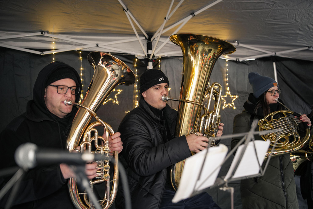 20241208_Marktgemeinde-Lauterach_Adventsmarkt_Buergermusik.jpg