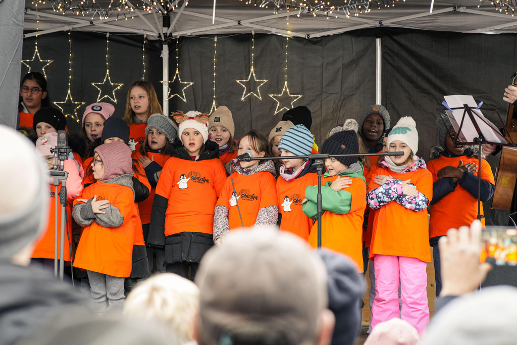 20241208_Marktgemeinde-Lauterach_Adventsmarkt_Singuine.jpg