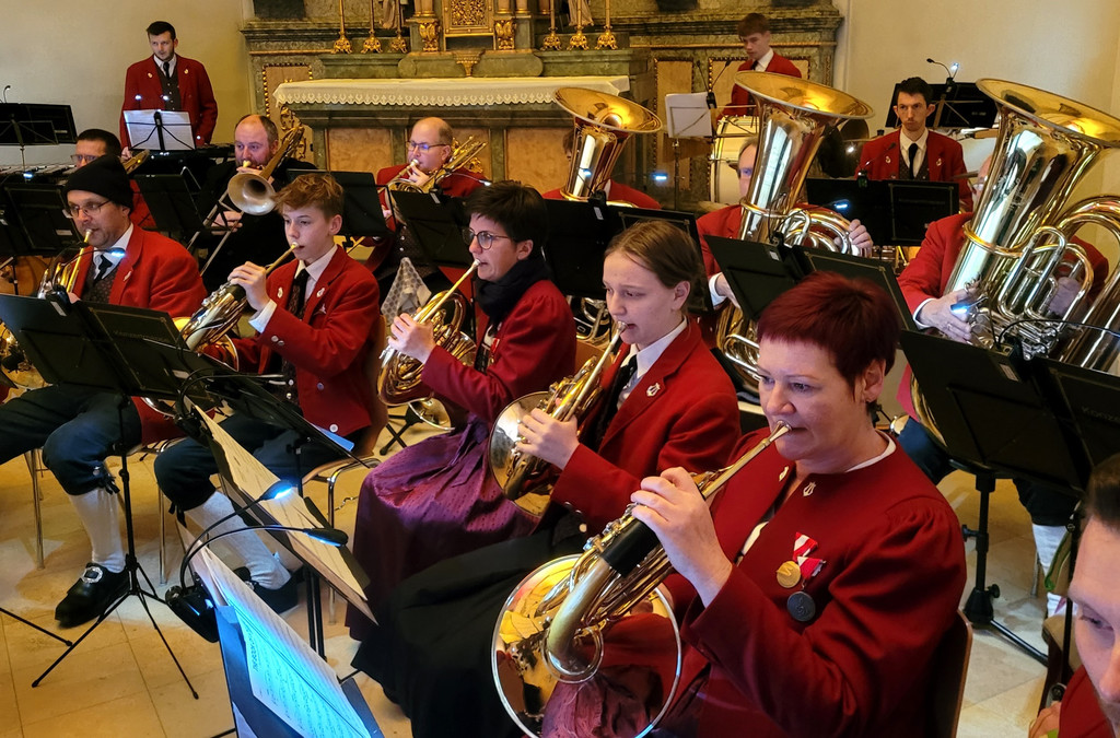 Musikverein ADVENTKONZERT Pfarrkirche 12-12-2024 _12_.jpg