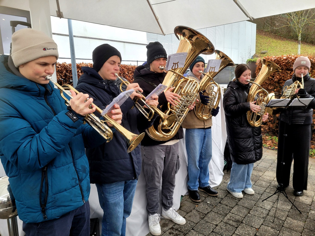 Schloss Hofen WEIHNACHTSMARKT A Ansichten und Team 15-12-2024 _10_.jpg