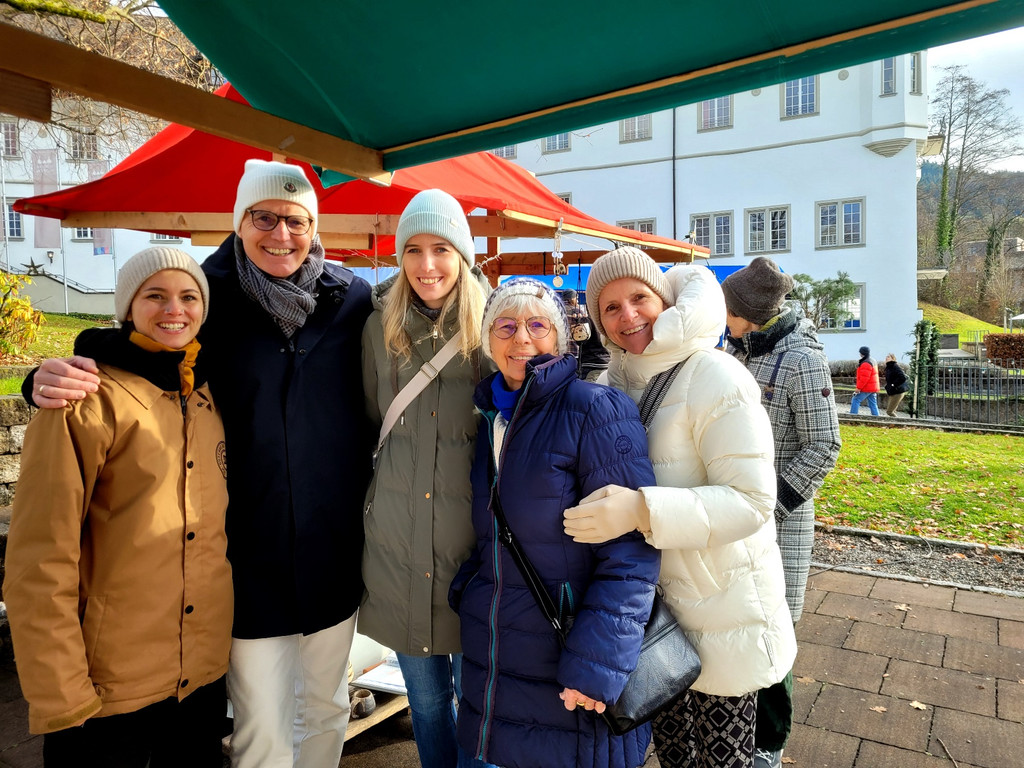 Schloss Hofen WEIHNACHTSMARKT B Besucher 15-12-2024 _29_.jpg