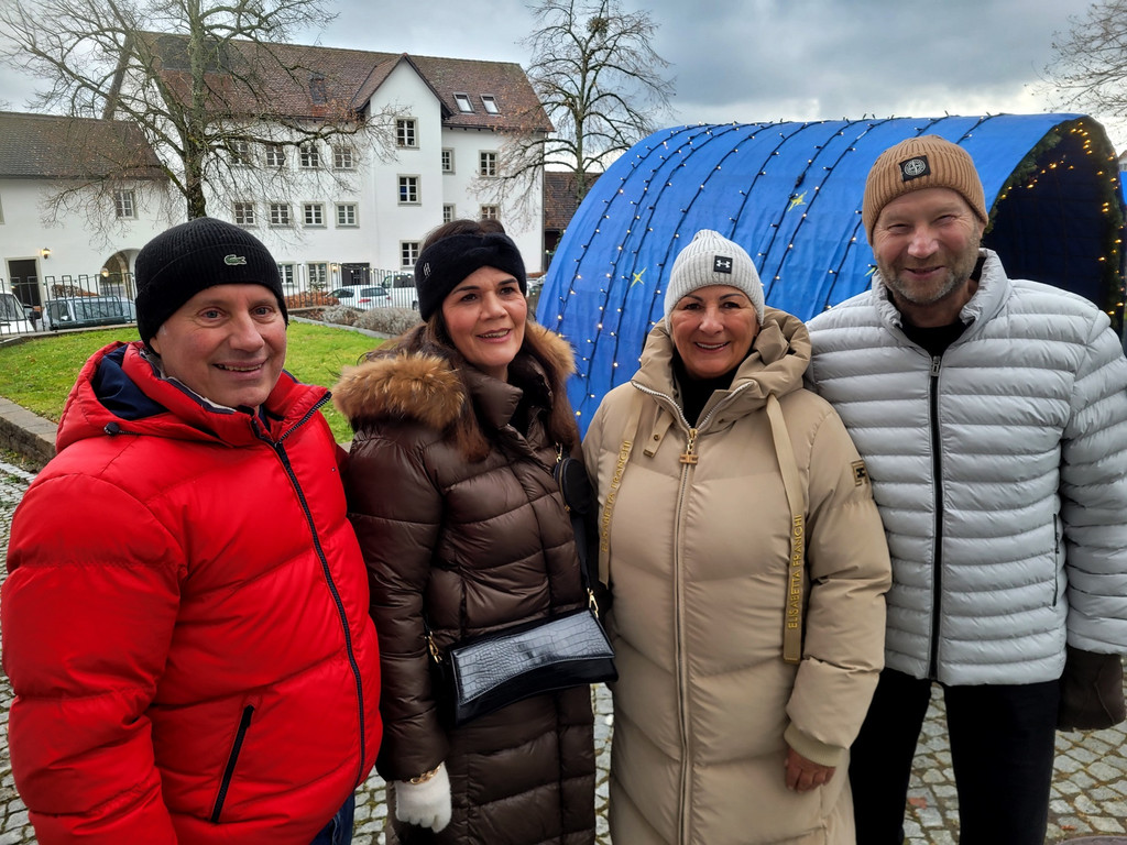 Schloss Hofen WEIHNACHTSMARKT B Besucher 15-12-2024 _7_.jpg