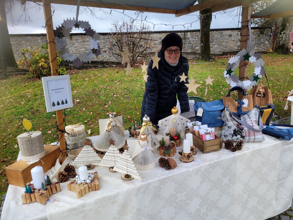 Schloss Hofen WEIHNACHTSMARKT C St__ndle VERKAUF 15-12-2024 _3_.jpg