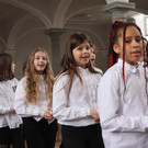 Foto 4 - Sch__ler der Musikmittelschule Bregenz-Stadt mit einem Friedenslicht in der Hand.JPG