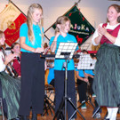 Gesangseinlage Mona Hildebrand_ Frida Flatz mit Jugendkpm Christiane Flatz.JPG