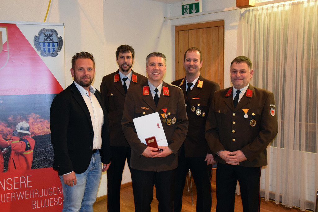 Verdienstkreuz in Bronze f__r Kommandant Martin Plangg.JPG