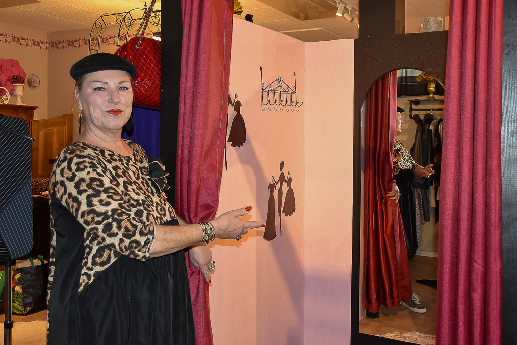 Neuer__ffnung Blumiges Kleiderzimmer-9.jpg