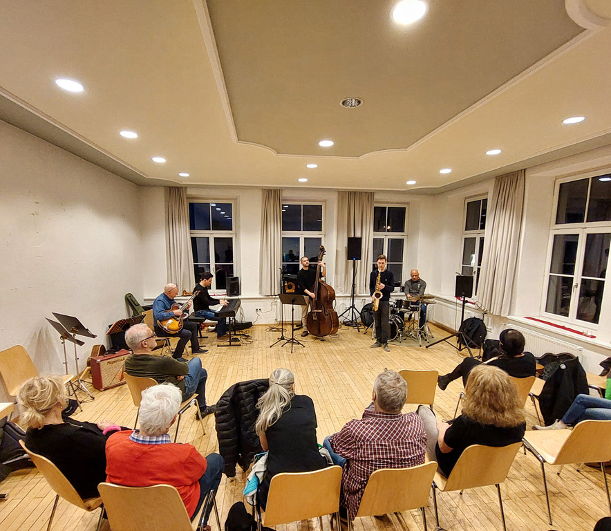 Come and Play _17_.jpg