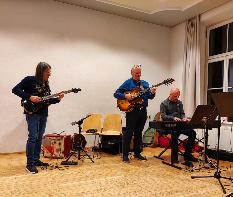 Come and Play _20_.jpg