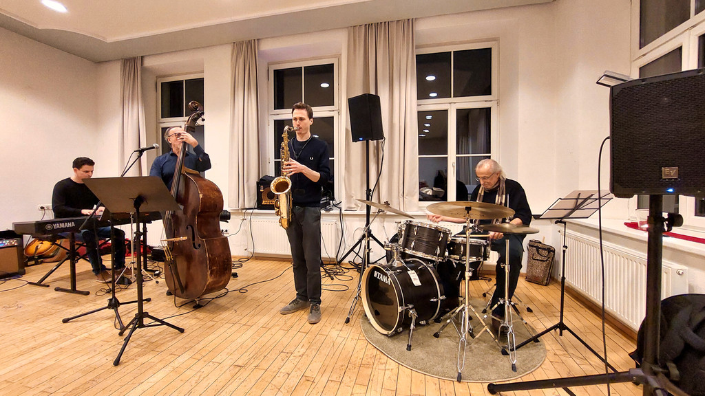 Come and Play _26_.jpg