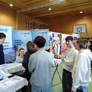 Die Sch__ler Ruben und Vincent _Abteilung Wirtschaftsingenierwesen_ informieren sich bei der Firma MEBMED.JPG