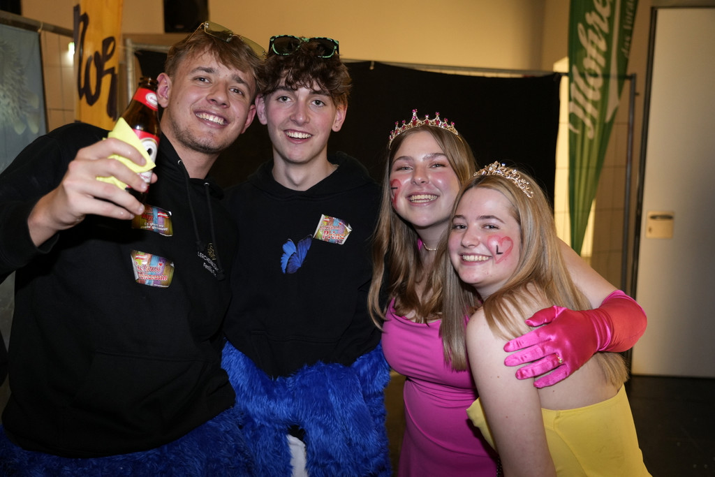 Party _25_.JPG