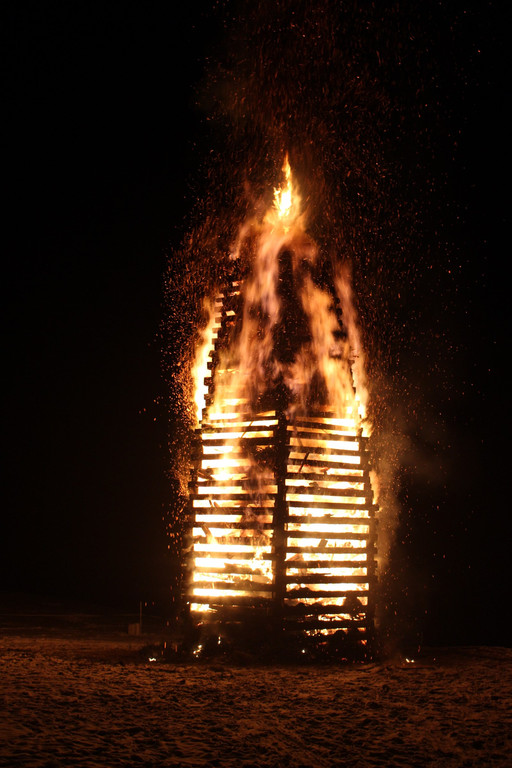 BU 8a Lochau Funken am Berg.JPG