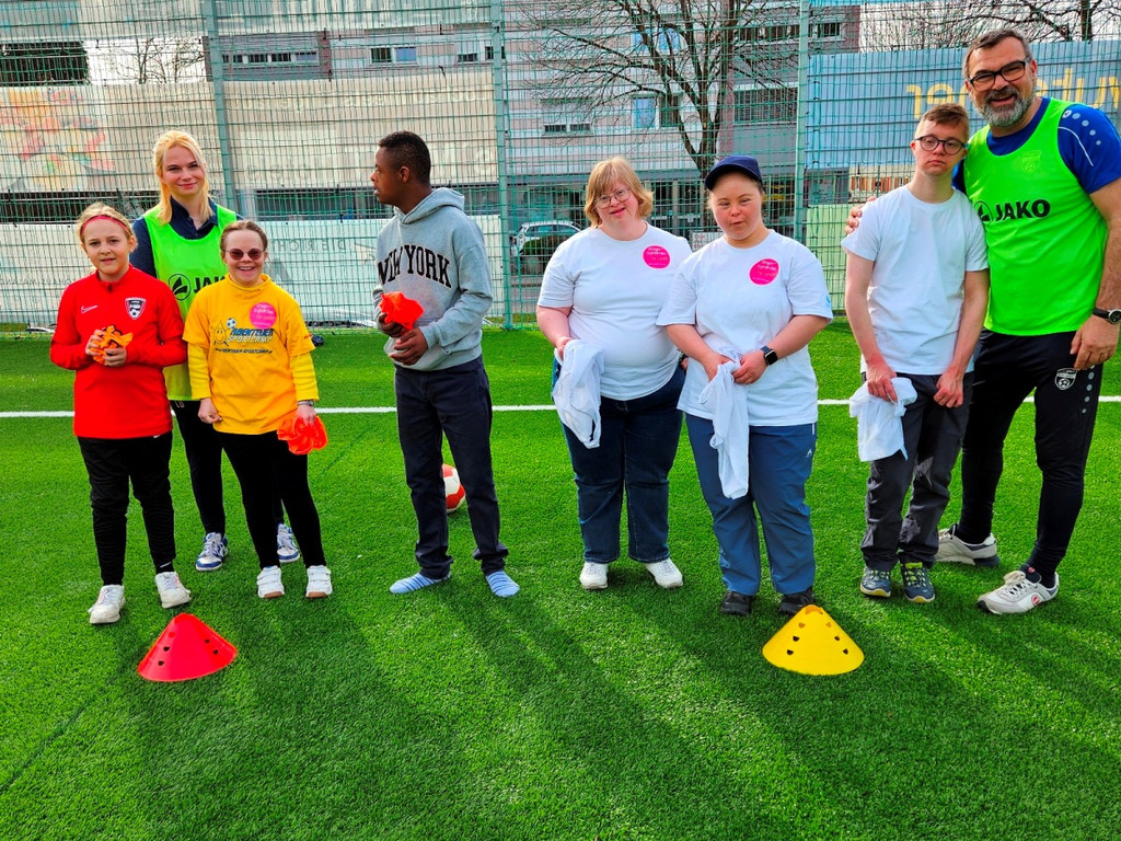 Welt-Down-Syndrom-Tag Vorarlberg beim SV typico Lochau B SPIEL 21-03-2025 _3_ .jpg
