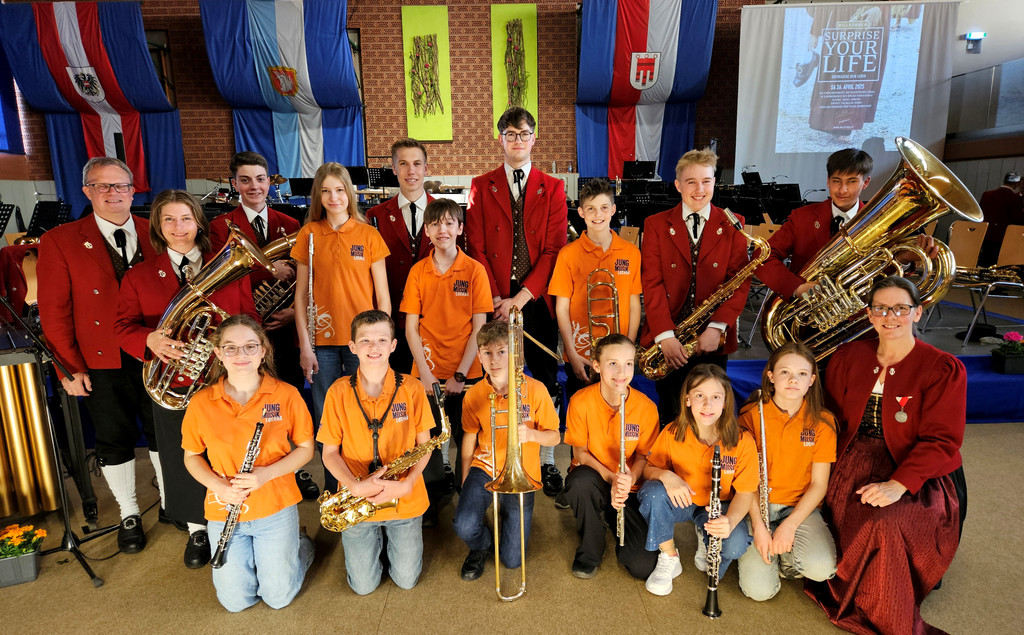 Musikverein Fr__hlingskonzert C EHRUNGEN plus ABZEICHEN JUGEND 26-04-2025 _10_.jpg