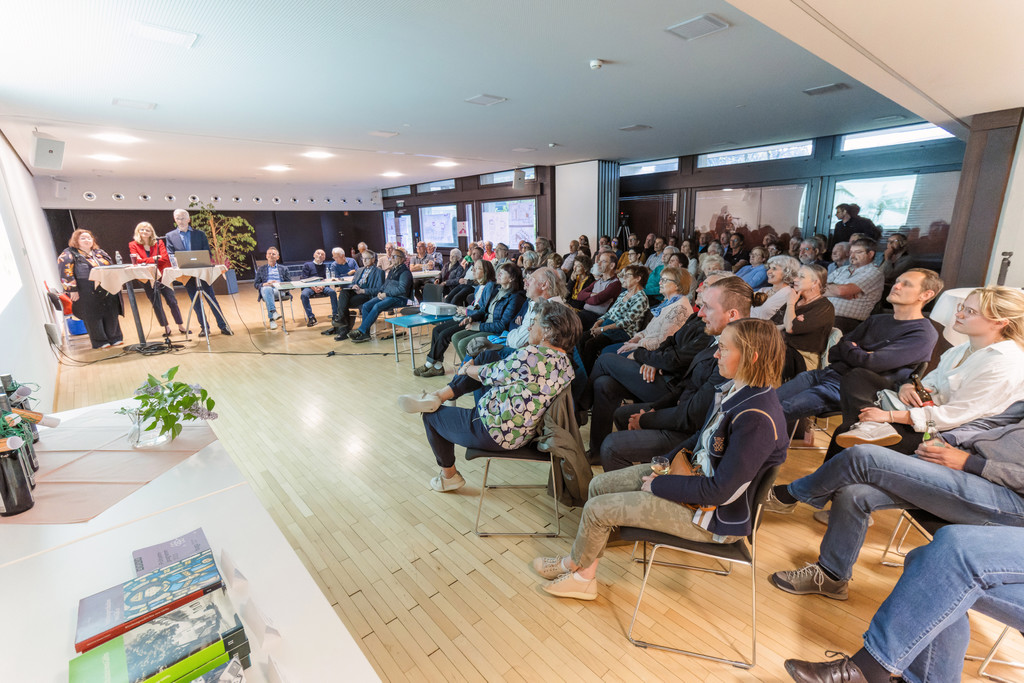 2025_04_23 Zeitzeugen-Diskussion Kirchenbau in G__fis _c_ Andreas Haller_19.jpg