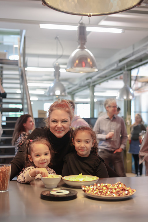 Jacqueline Koloszar mit To__chtern Ylania_3_ und  Luani _6_.jpg