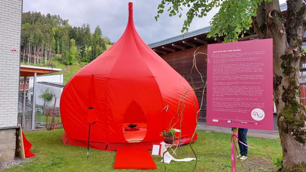 DROPINA Festival 2023 c_Salon 13.jpg