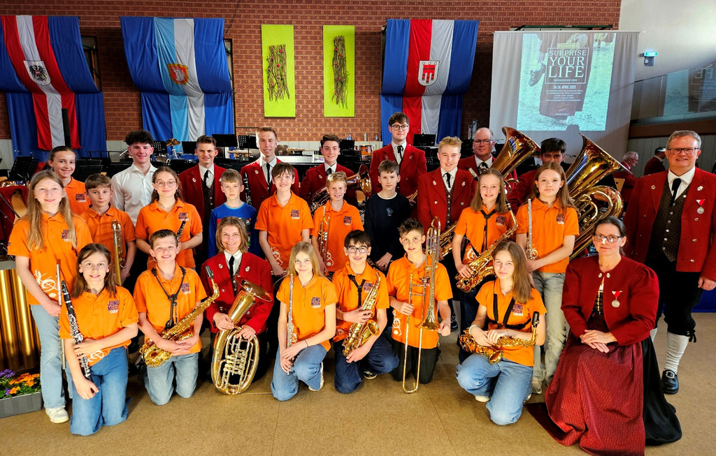 BU 10 Musikverein Fr__hlingskonzert C EHRUNGEN plus ABZEICHEN JUGEND 26-04-2025 _9_.jpg