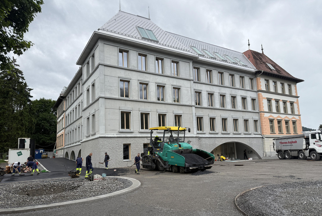Volksschule Mitte_1n.jpg