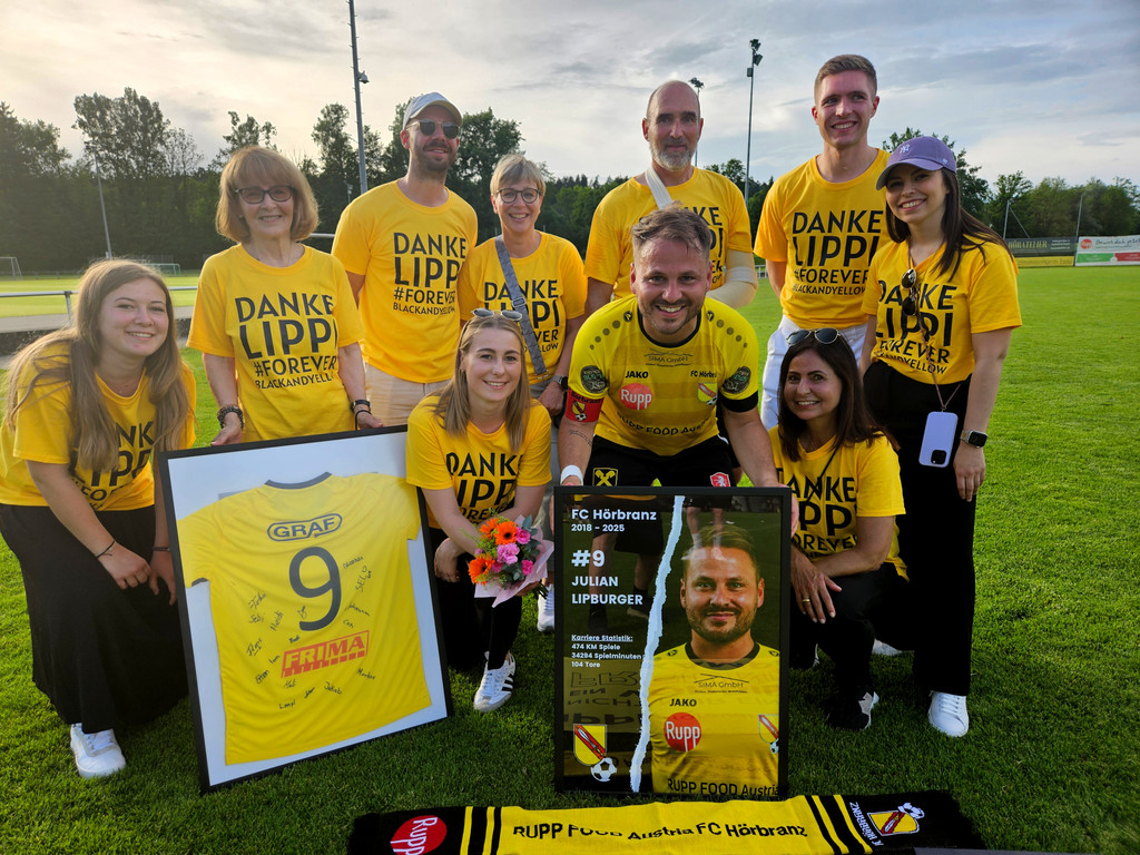H__rbranz FUSSBALL Kampfmannschaft A ABSCHIED Trainer und Spieler 31-05-2025 _24_.jpg