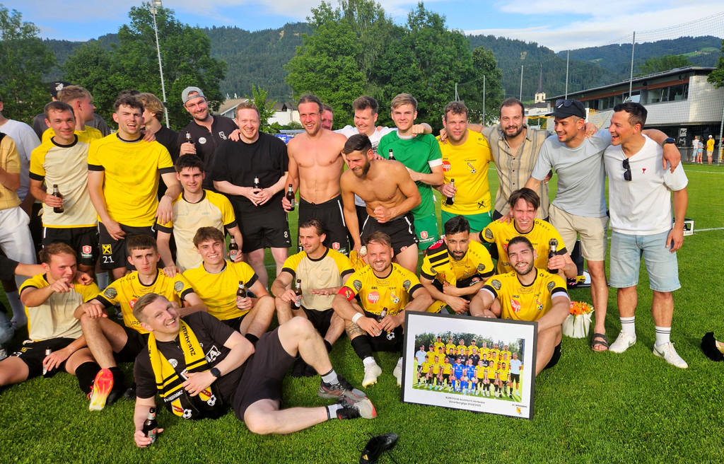 H__rbranz FUSSBALL Kampfmannschaft A ABSCHIED Trainer und Spieler 31-05-2025 _19_.jpg