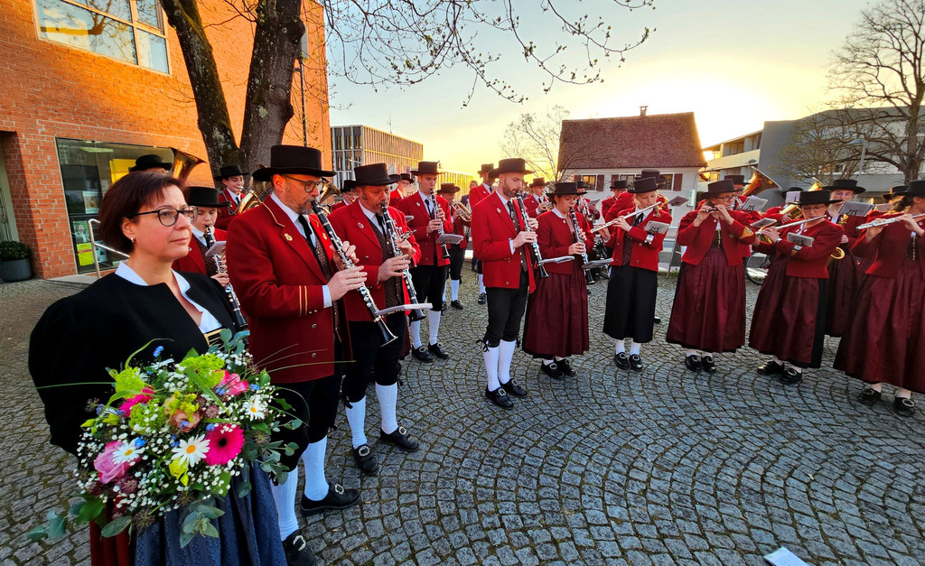 WAHLEN GV Konstituierende Sitzung D AUFTAKT mit MUSIKVEREIN 10-04-2025 _2_.jpg