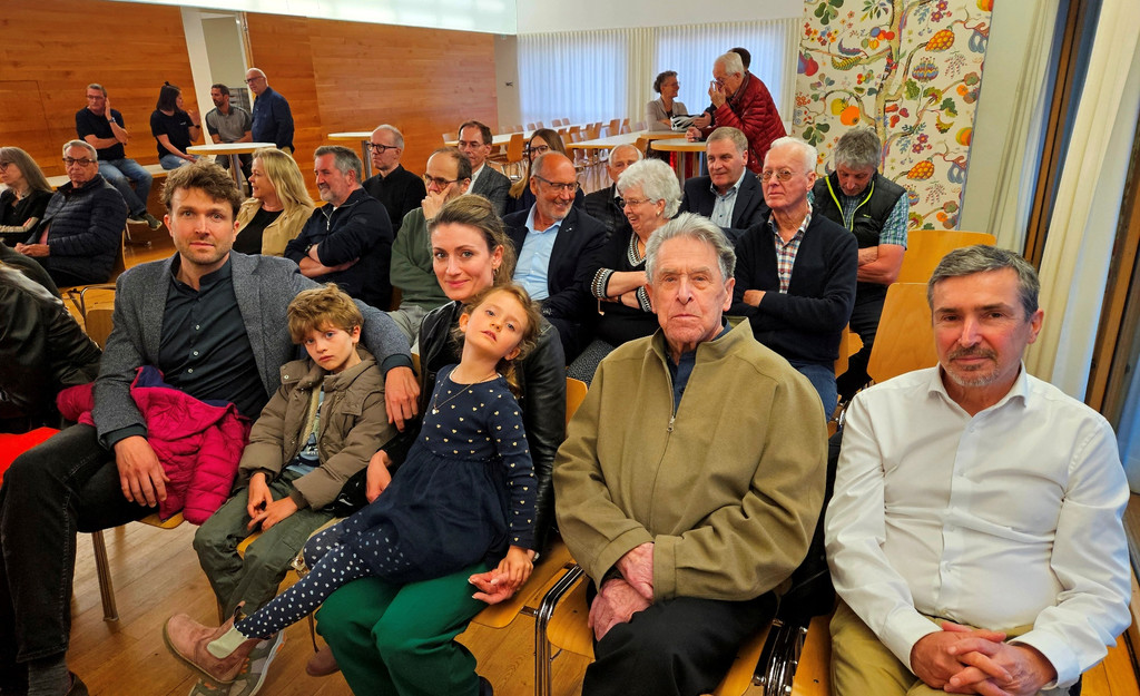 WAHLEN GV Konstituierende Sitzung F BESUCHER 10-04-2025 _7_.jpg