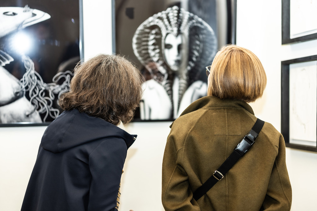 Kunstbra__u_Besucher_01_Foto_Emanuel Sutterlu__ty.jpg